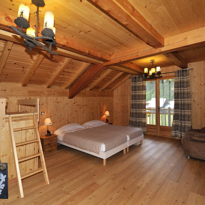 1er étage : ChambreLe Belvédère (2 à 5 pers.) avec balcon