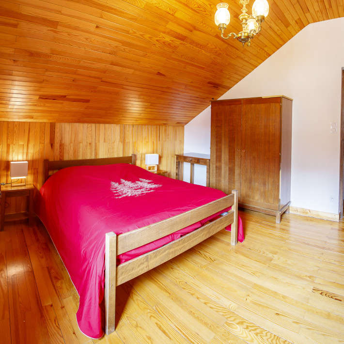 Grande chambre avec 1 Lit en 140, 2 places, au 2e niveau